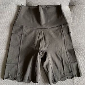 OFFLINE Aerie Scallop Bike Shorts
